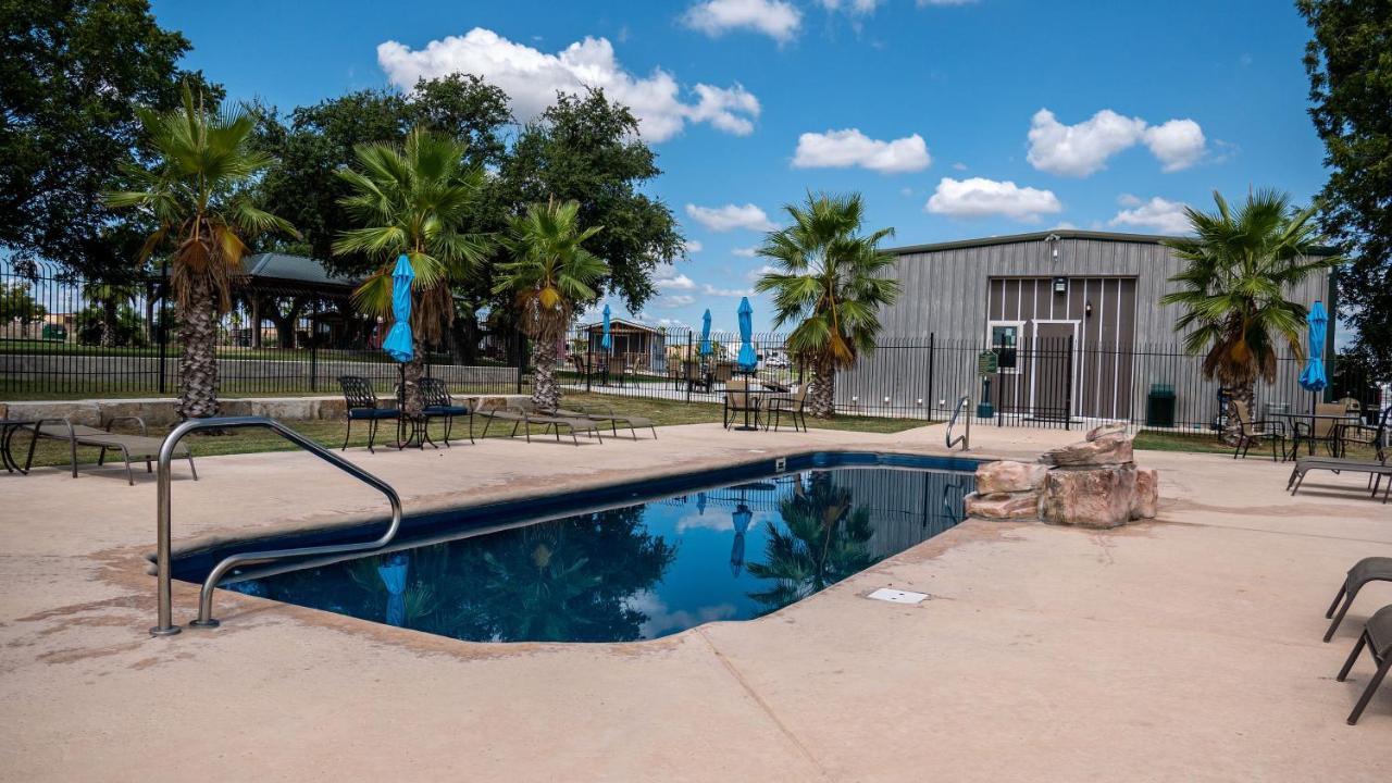 Rivercity Rv Park 新布朗费尔斯 外观 照片
