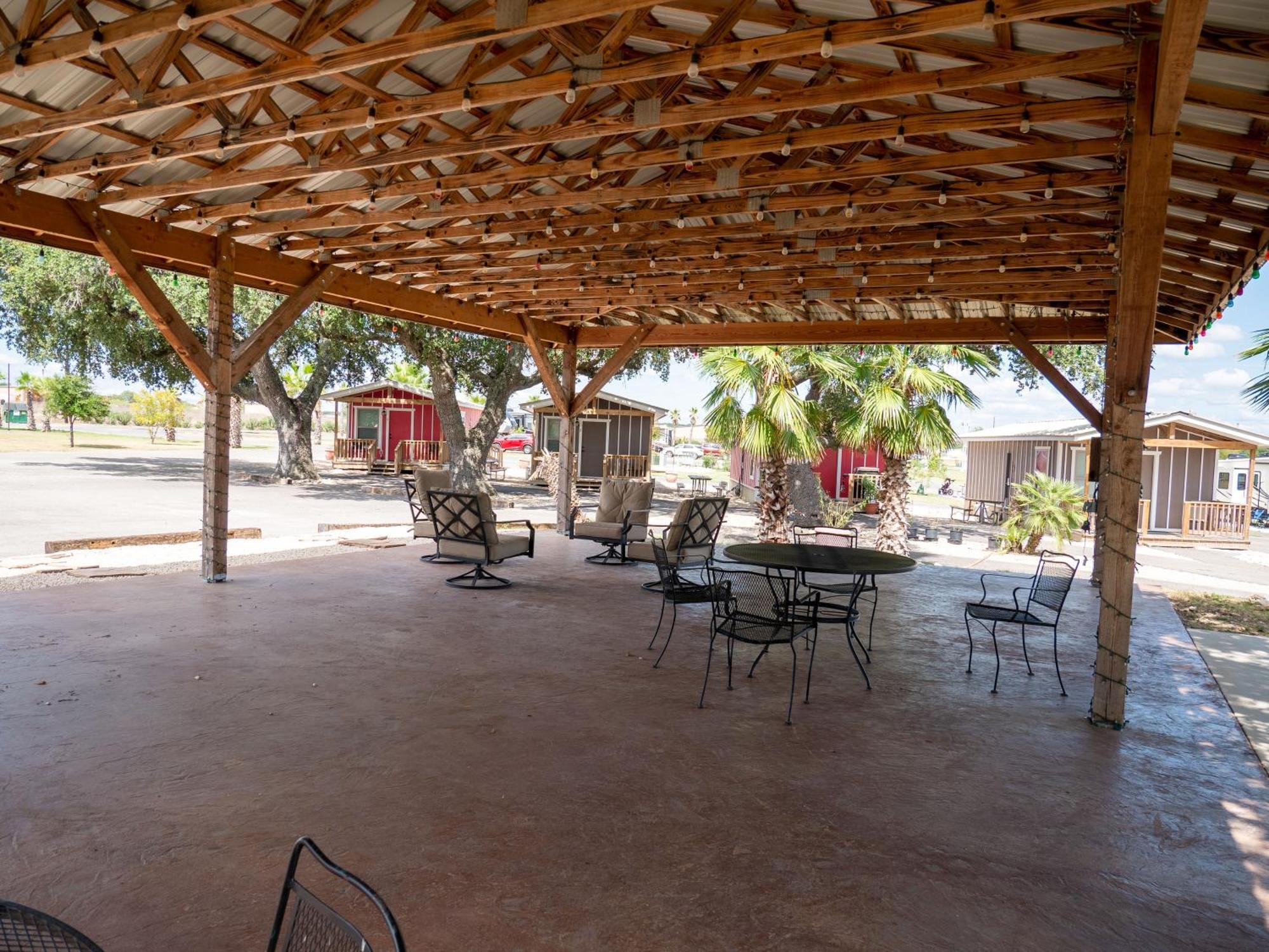 Rivercity Rv Park 新布朗费尔斯 外观 照片